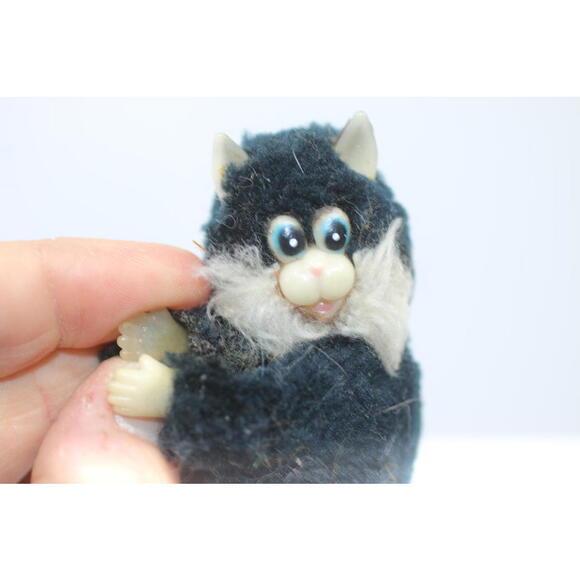 Vintage Small Plush Cat Figurine with Blue Eyes pencil hugger clip toy - Picture 3 of 3